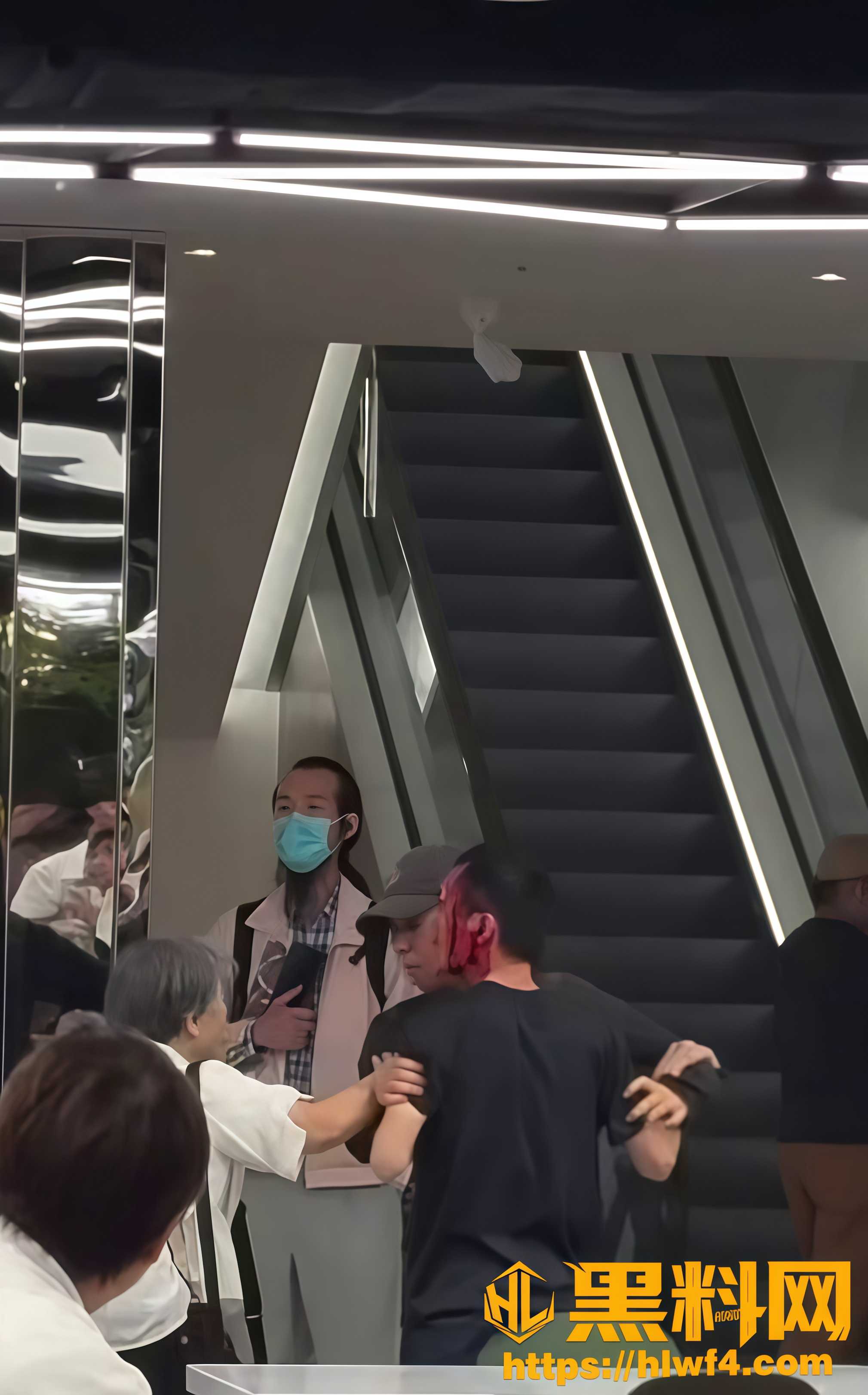 打架 