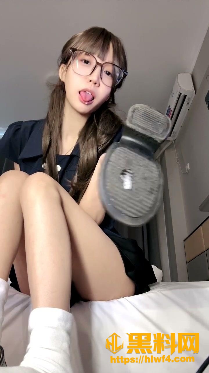 女主播鹿可榨精直播3