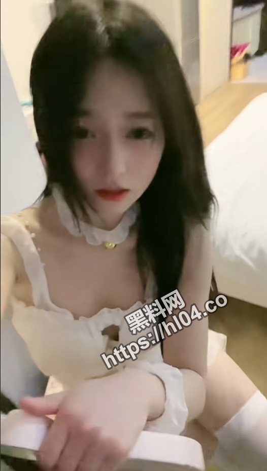 526X929