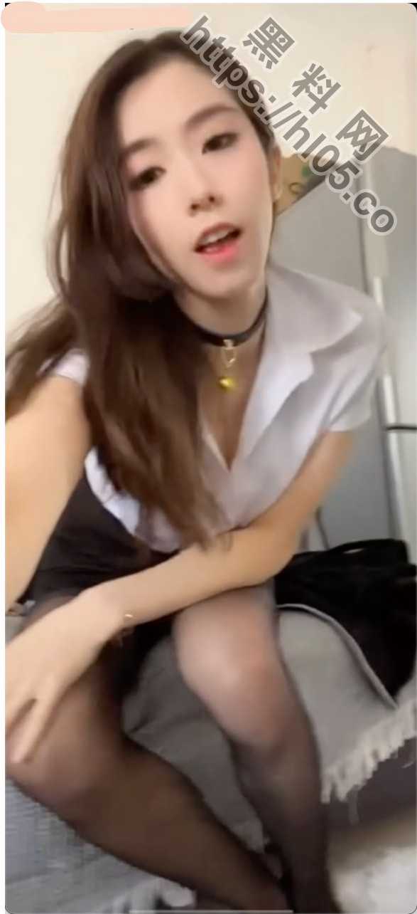 587X1284