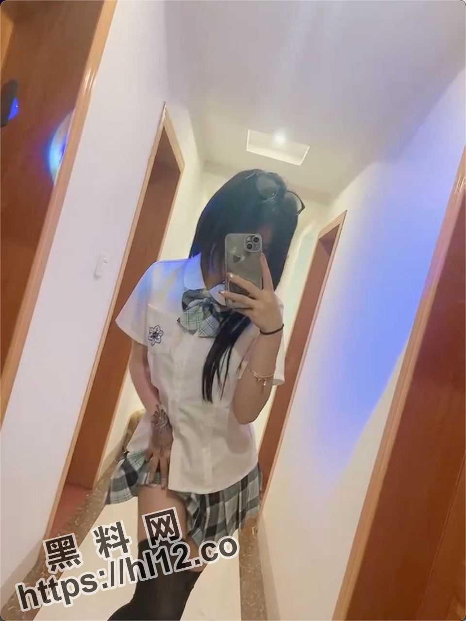 960X1280