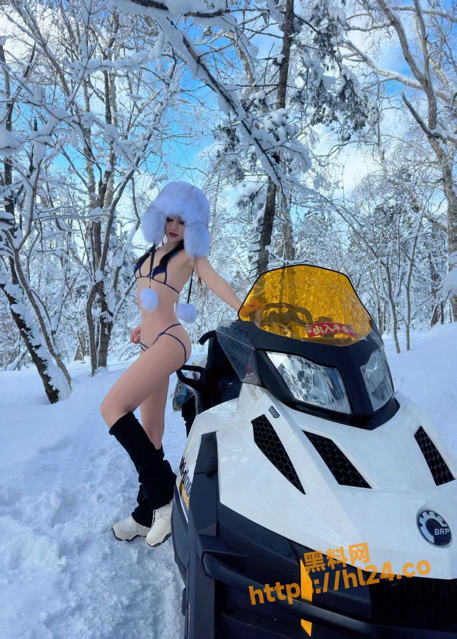 915X1280