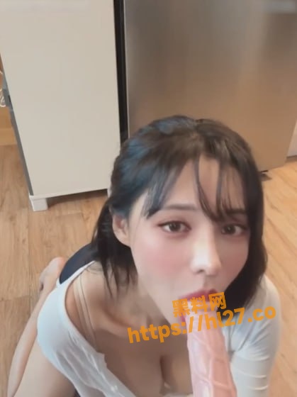 419X560