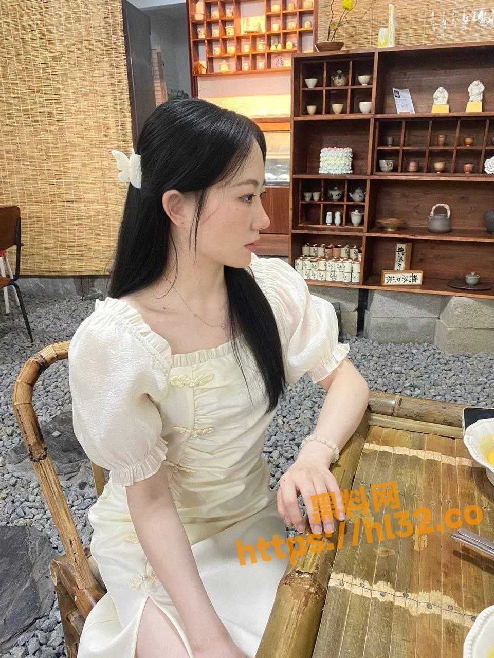 961X1280