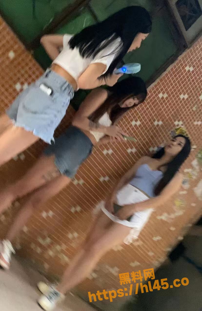 828X1277