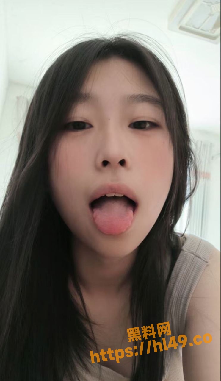 743X1280