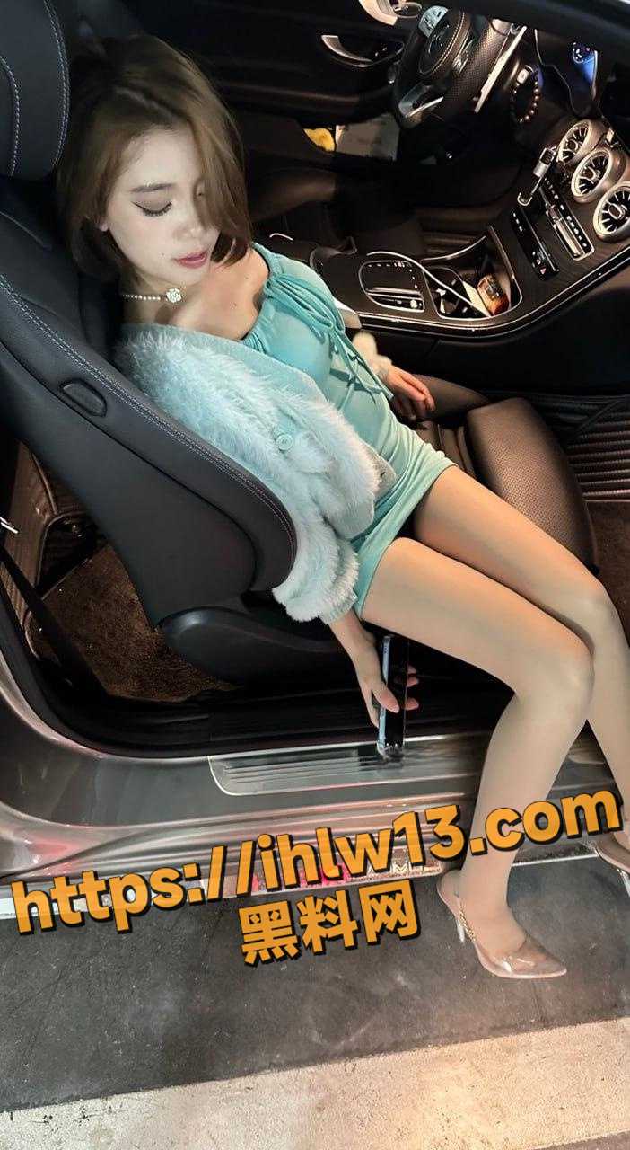 702X1280