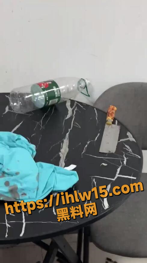 489X872