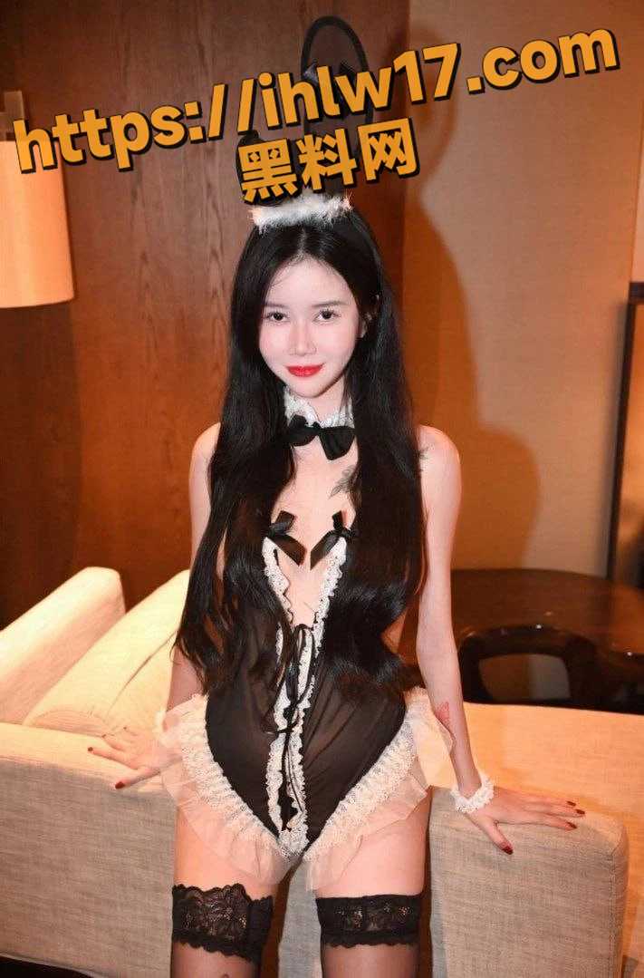 711X1079