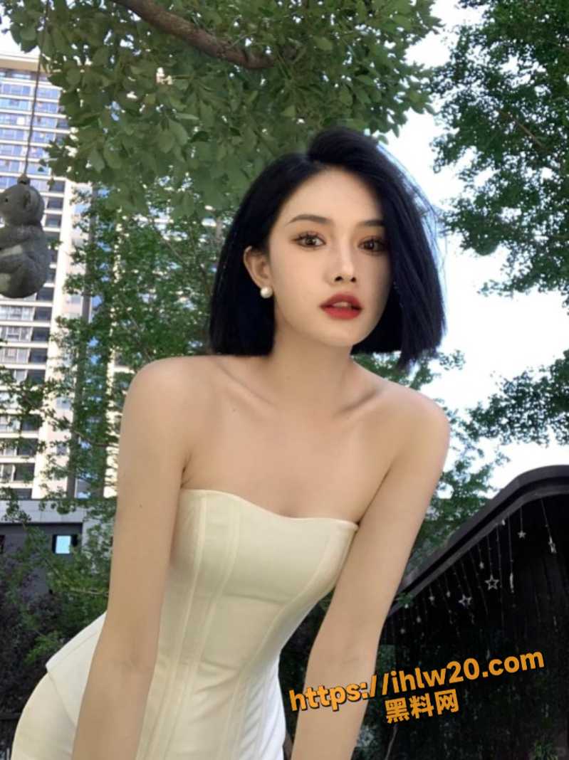 799X1068