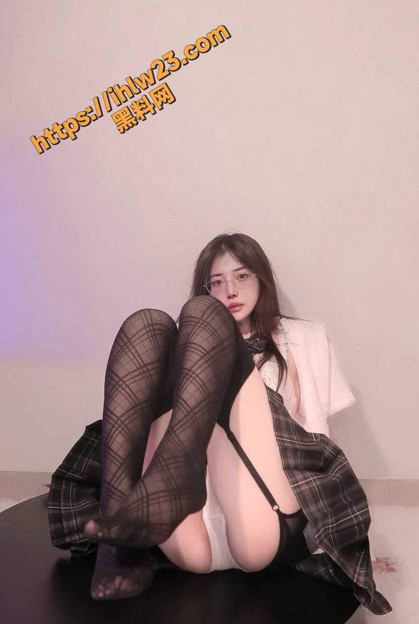 831X1235