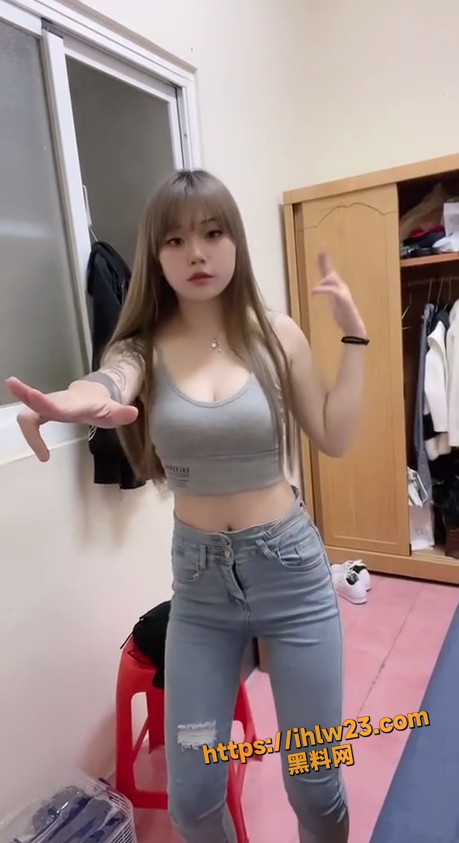459X843