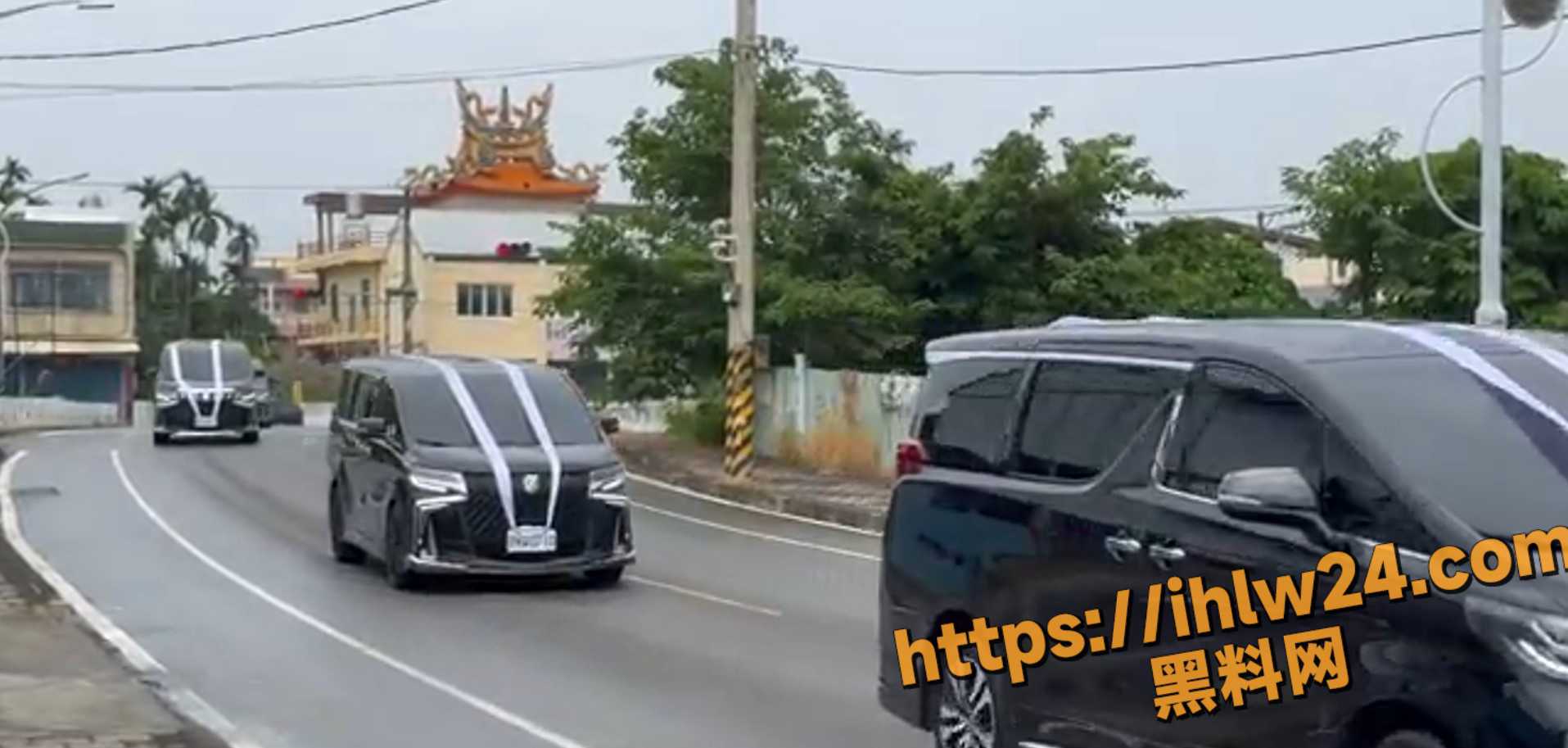 1915X913