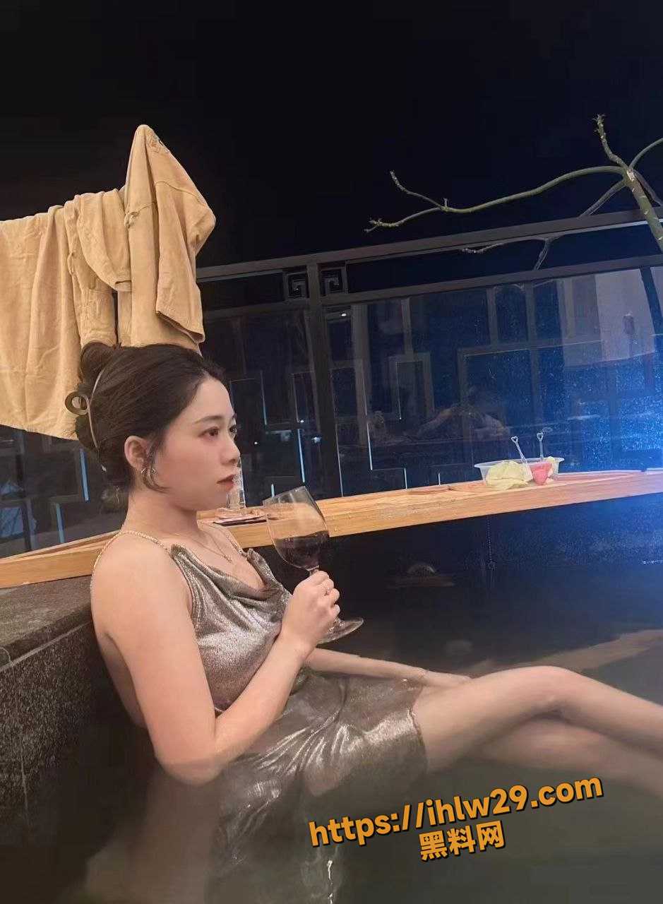 939X1280