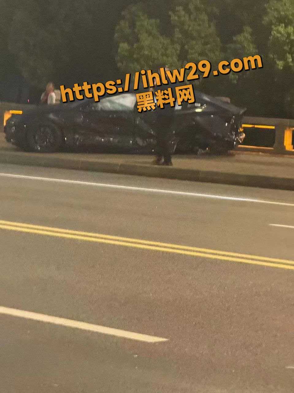 959X1280