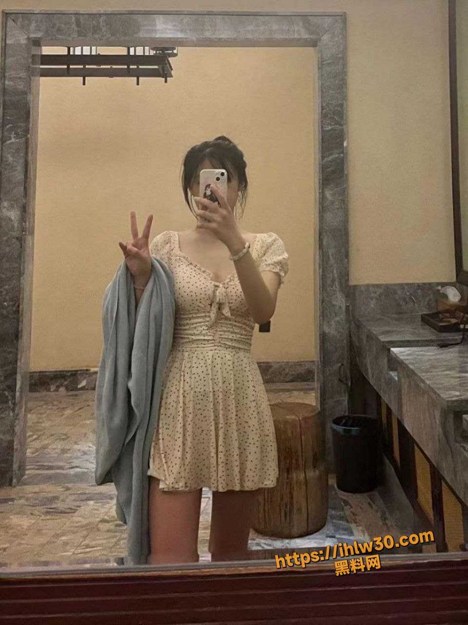 960X1280