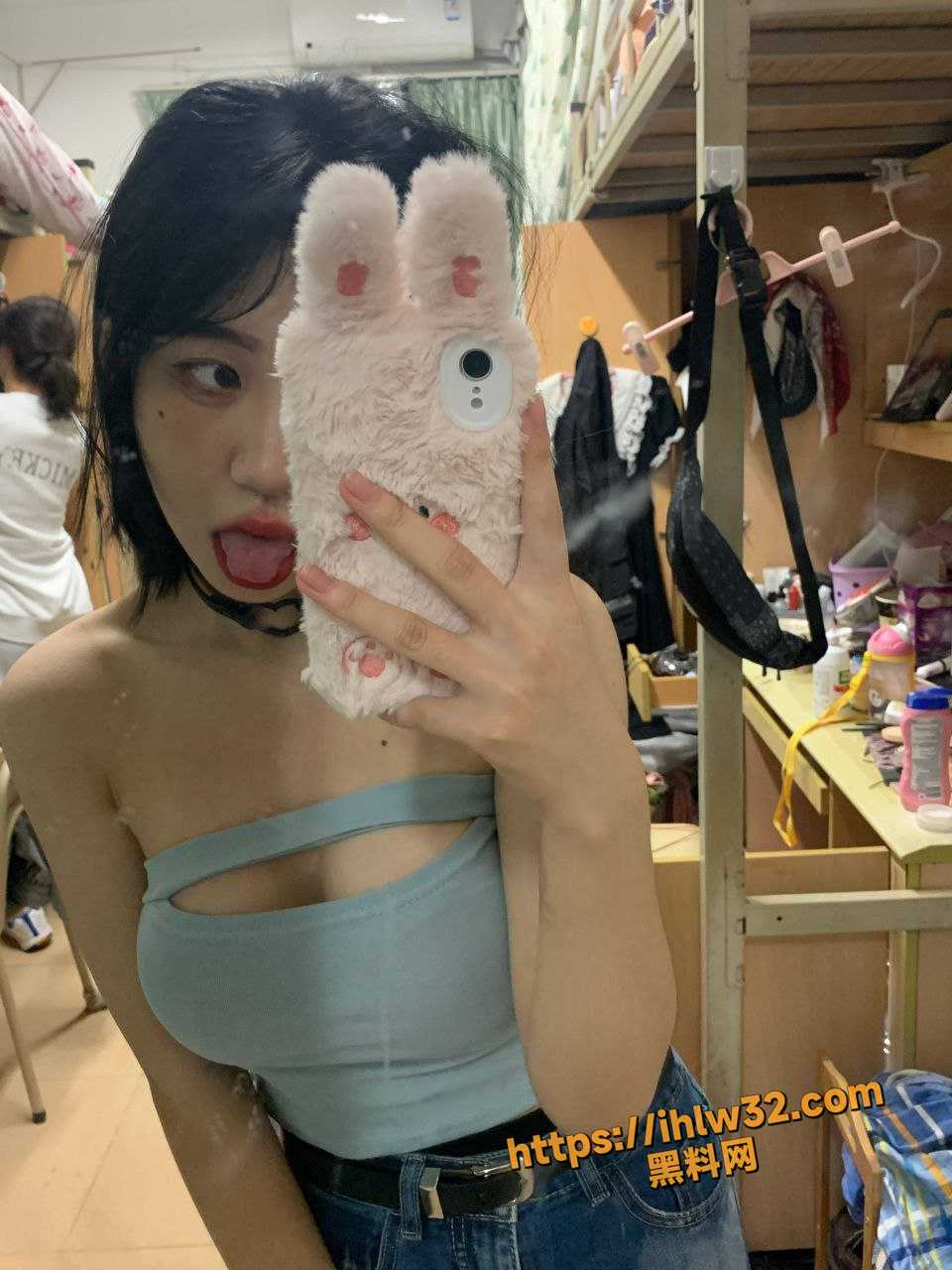 960X1280