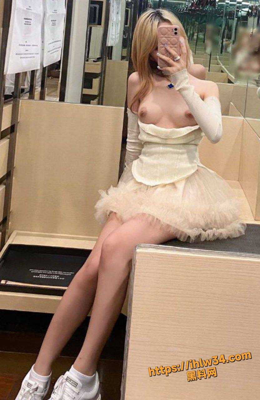 833X1280