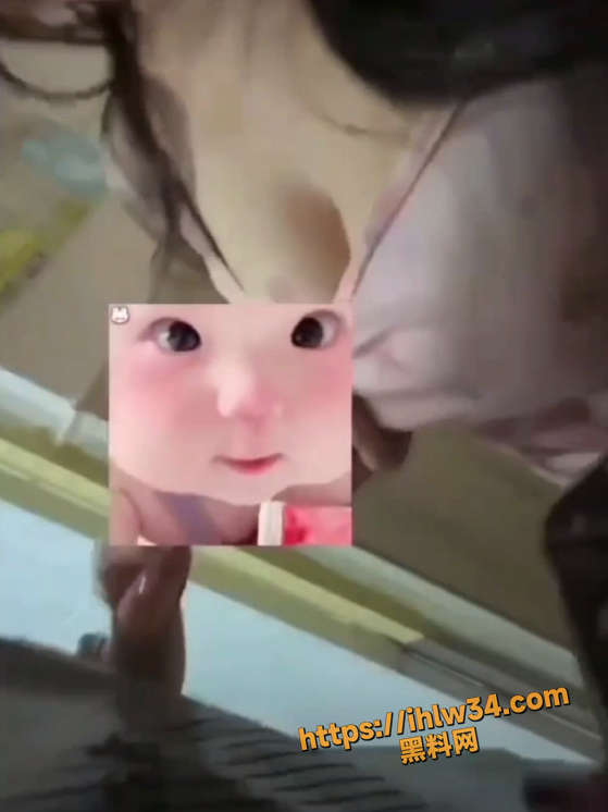 559X746