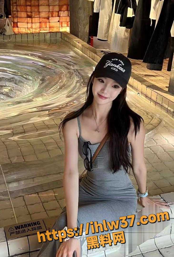 731X1079