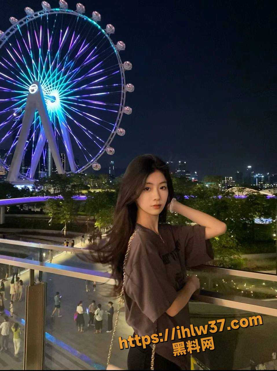 957X1280