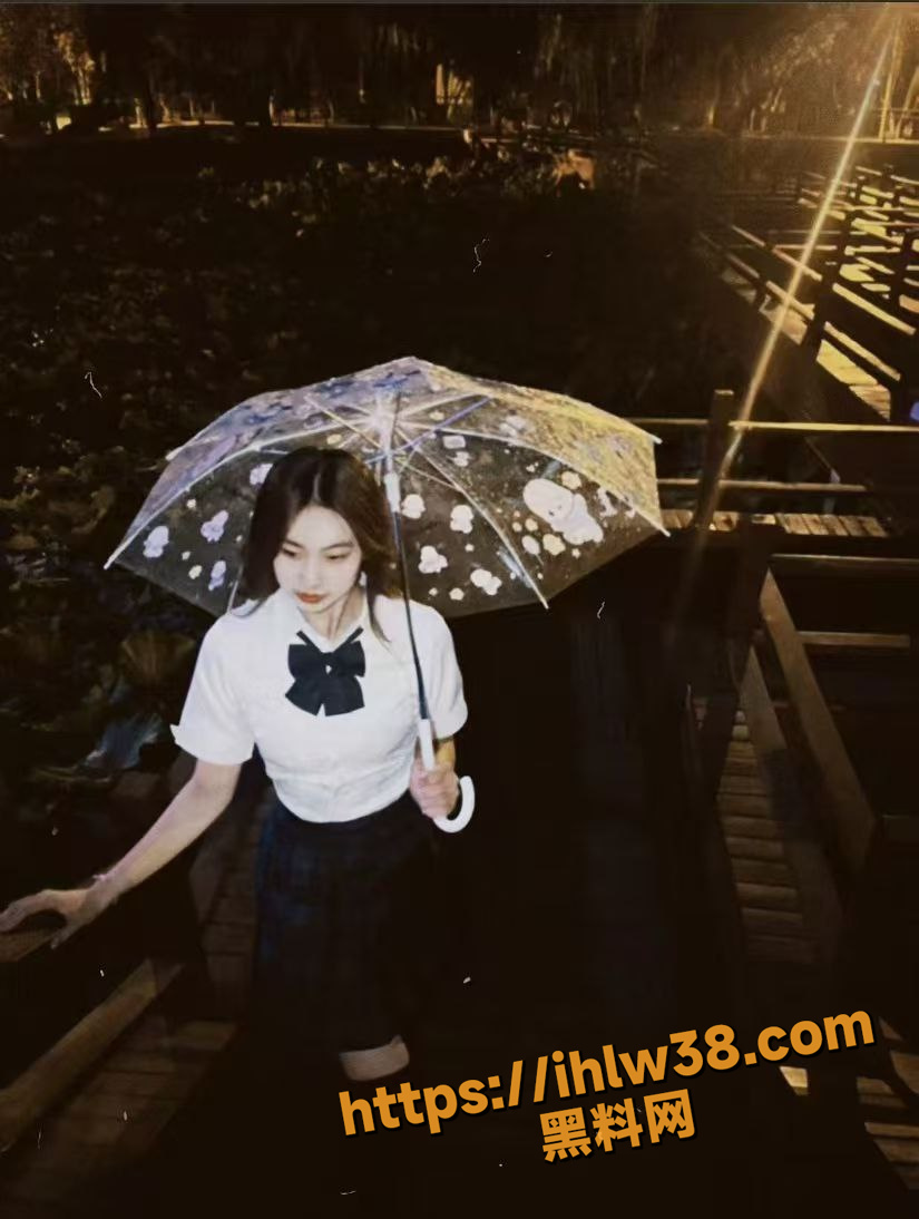 825X1094