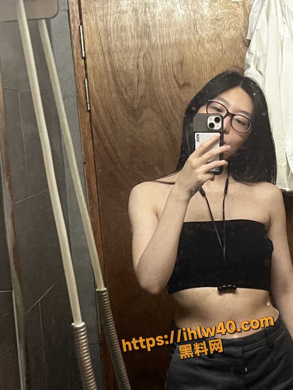 960X1280
