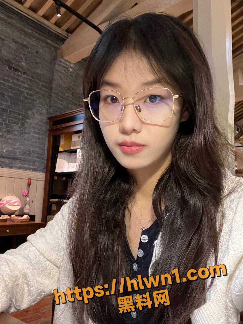 961X1280