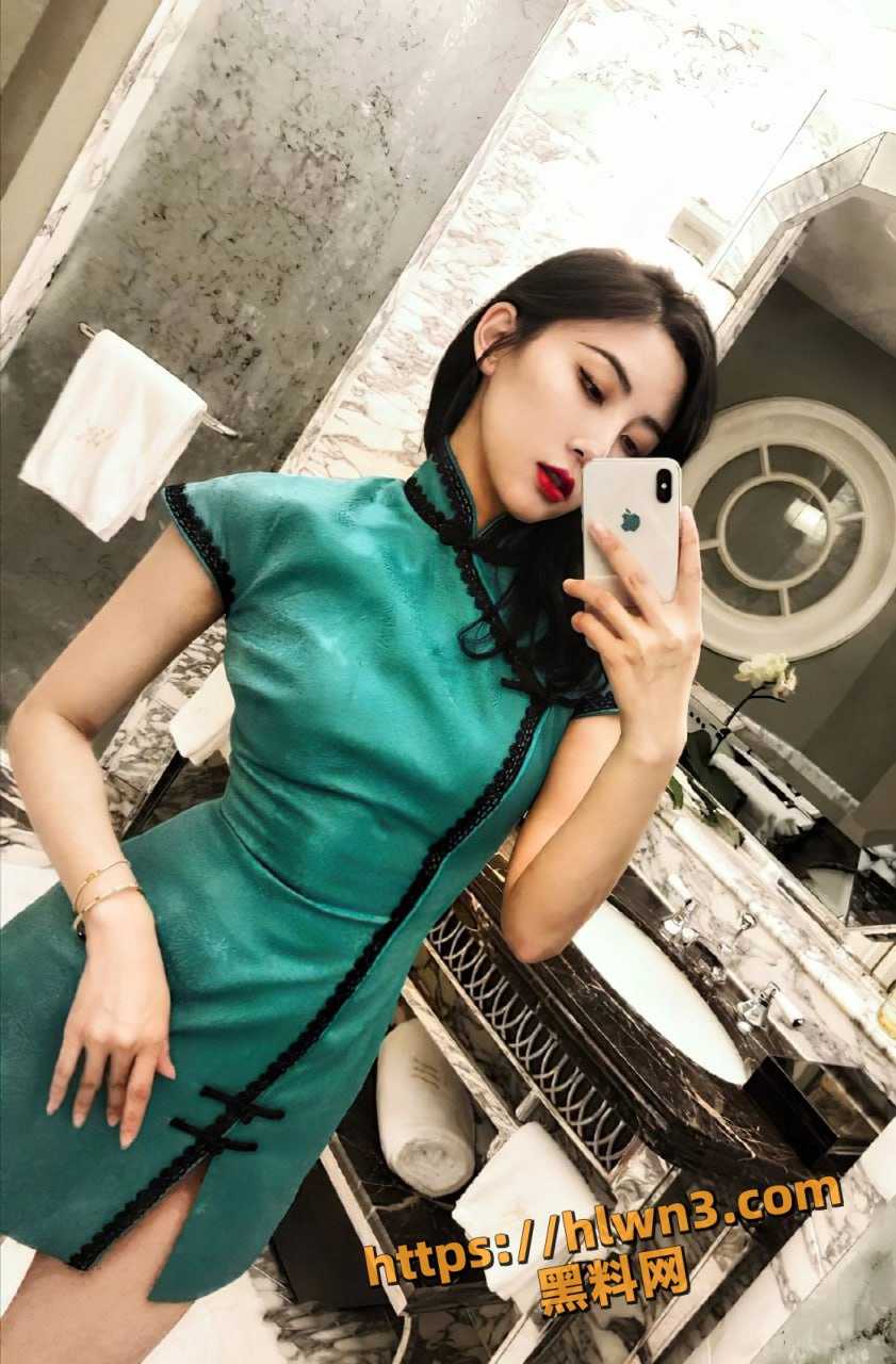 841X1280