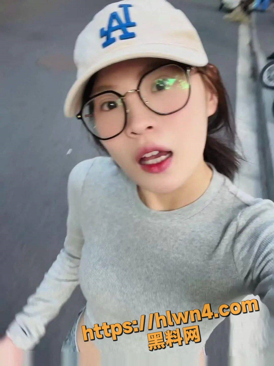 960X1280