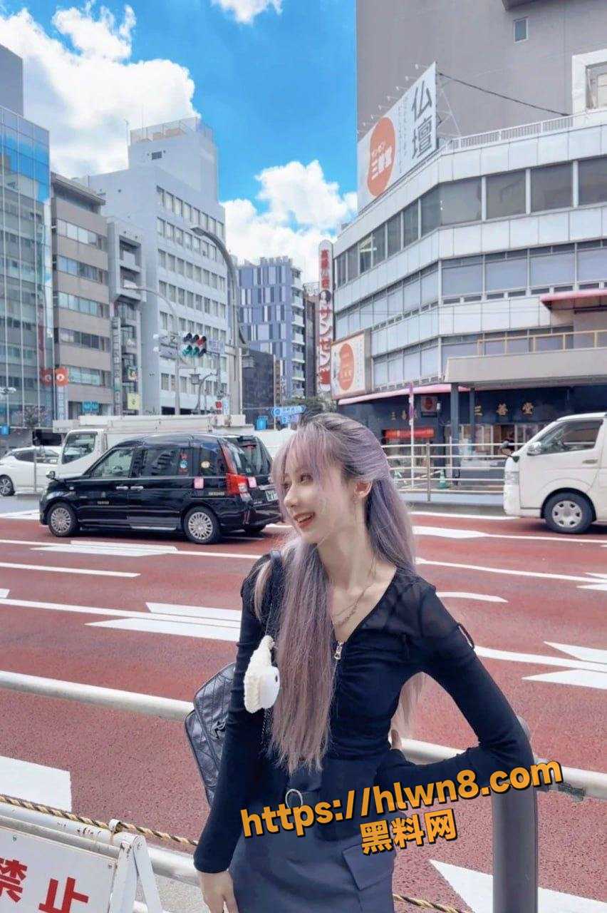 852X1280