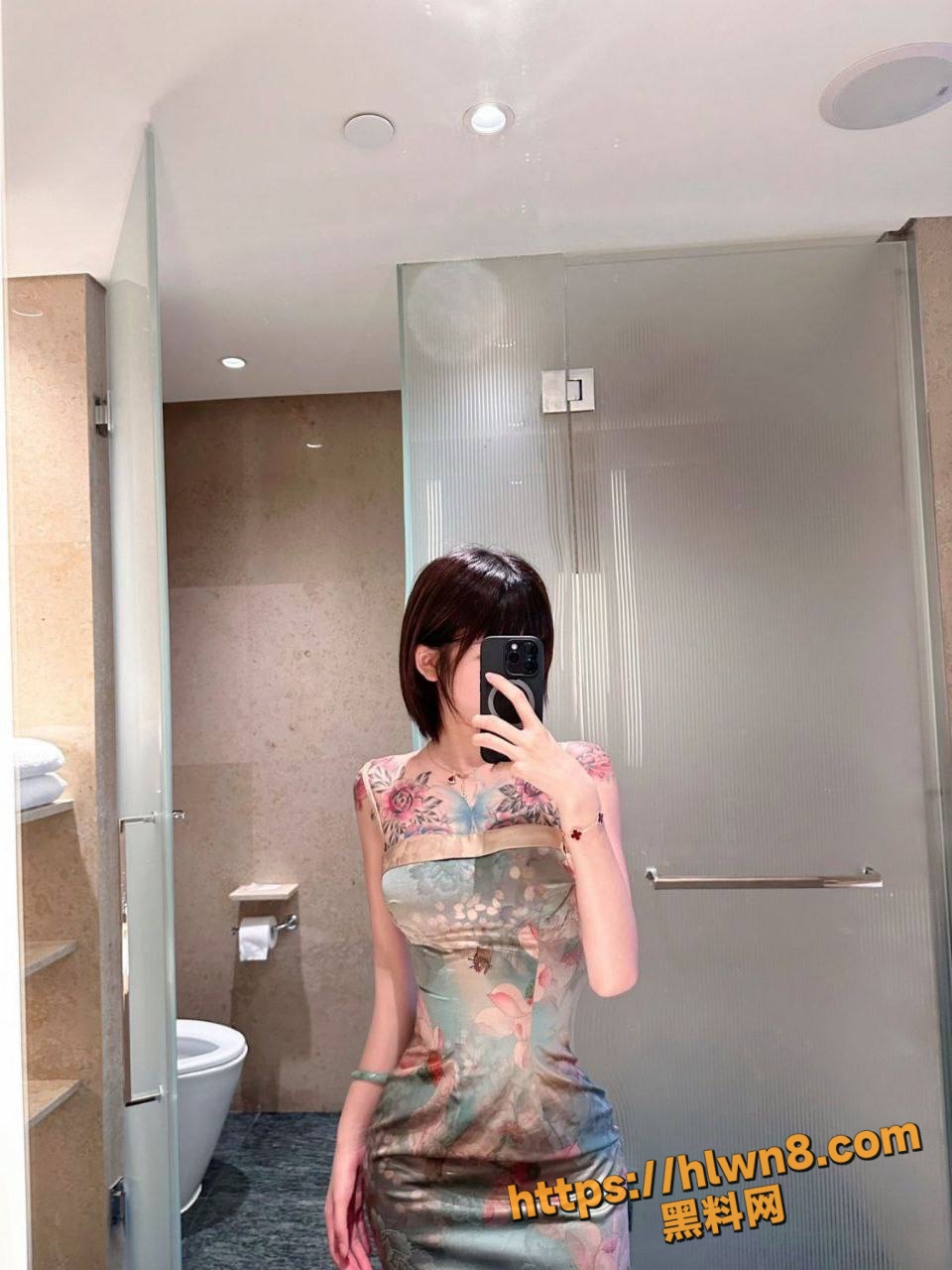 960X1280
