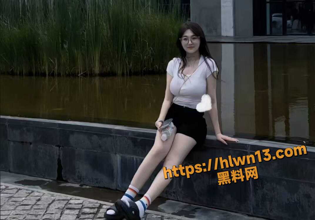 1072X751