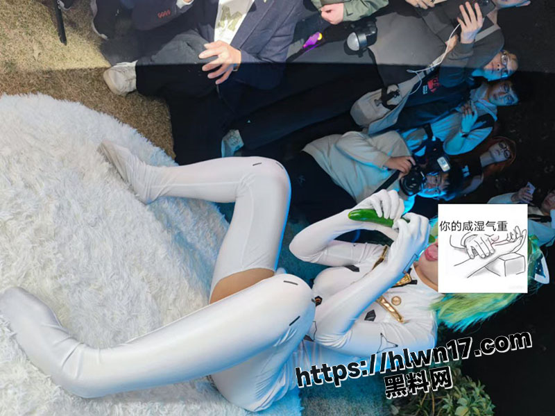 800X599