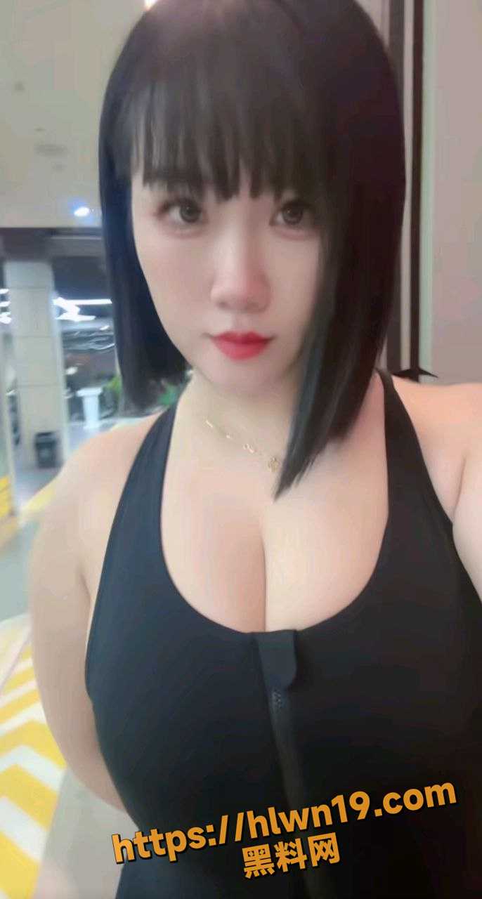 686X1280