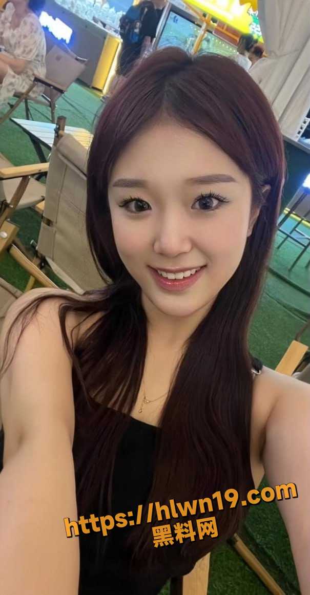 605X1162