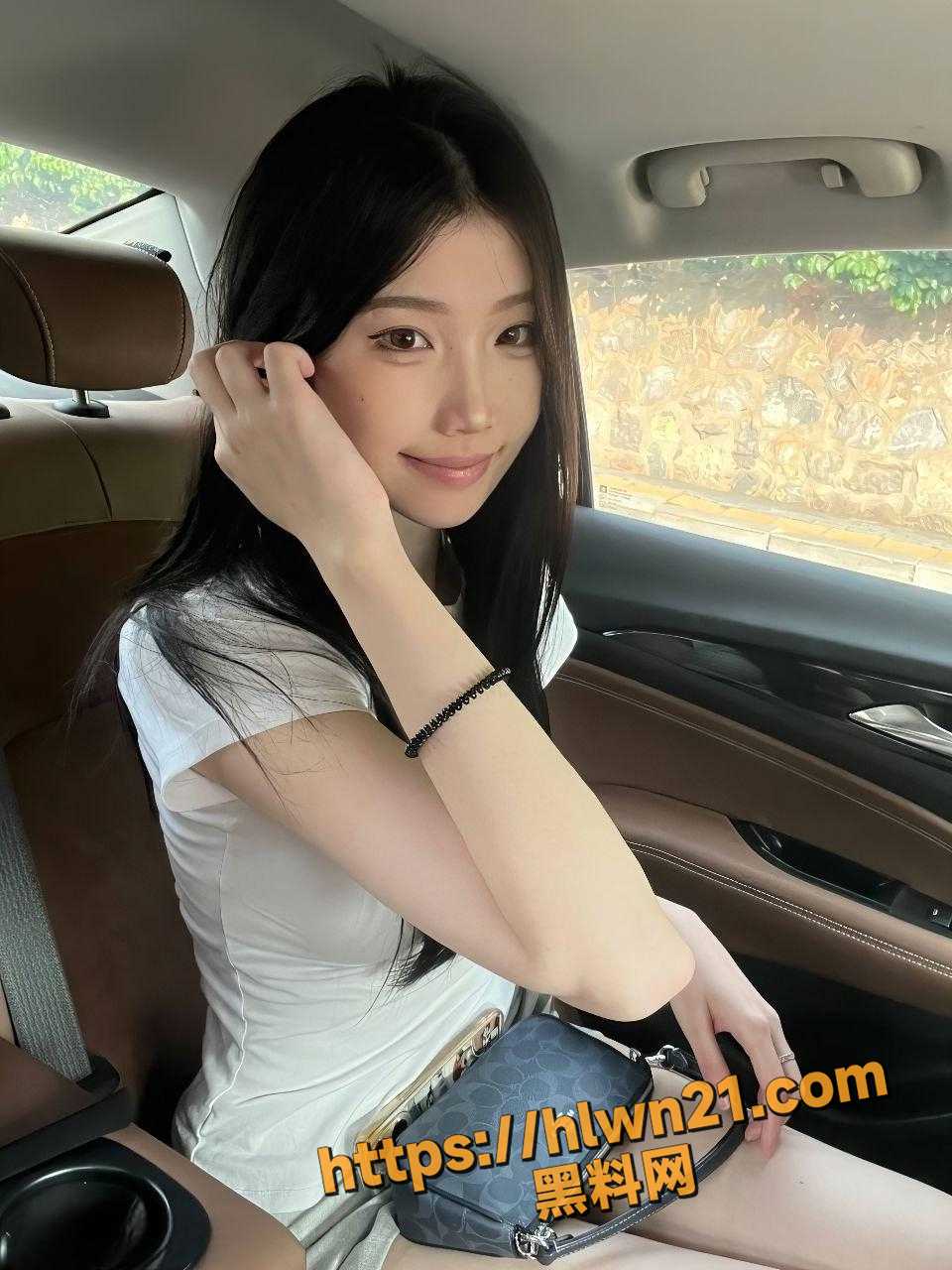 960X1280
