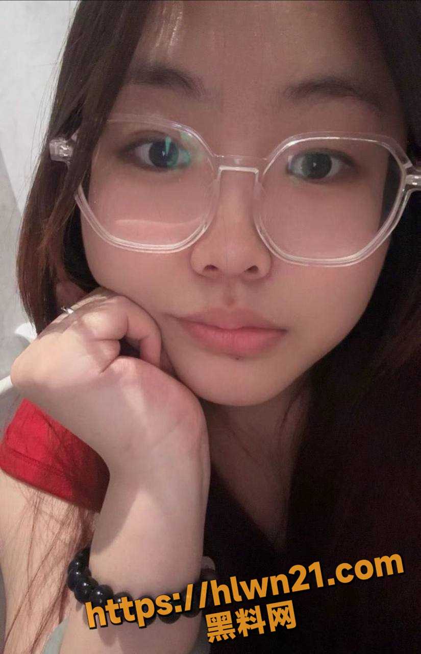 825X1280