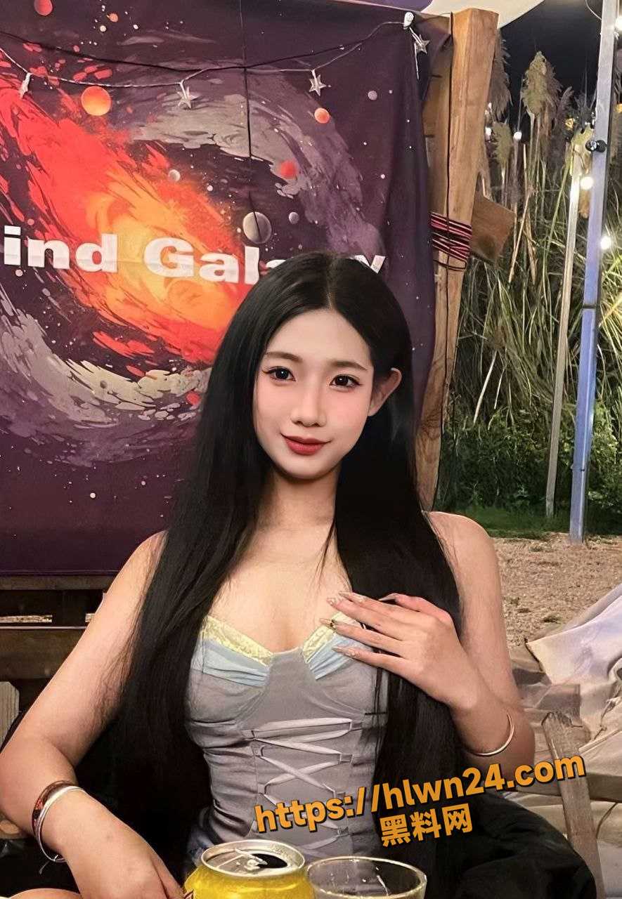 885X1280