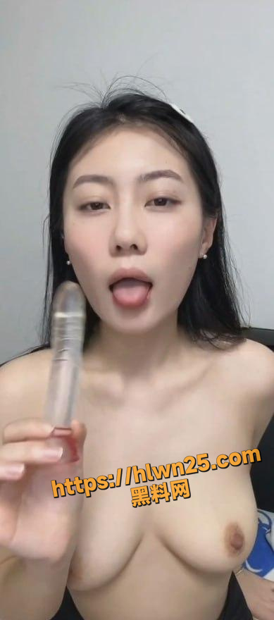 389X880