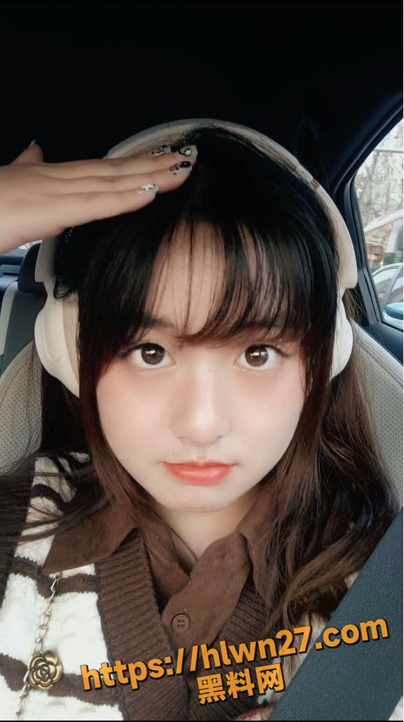576X1028