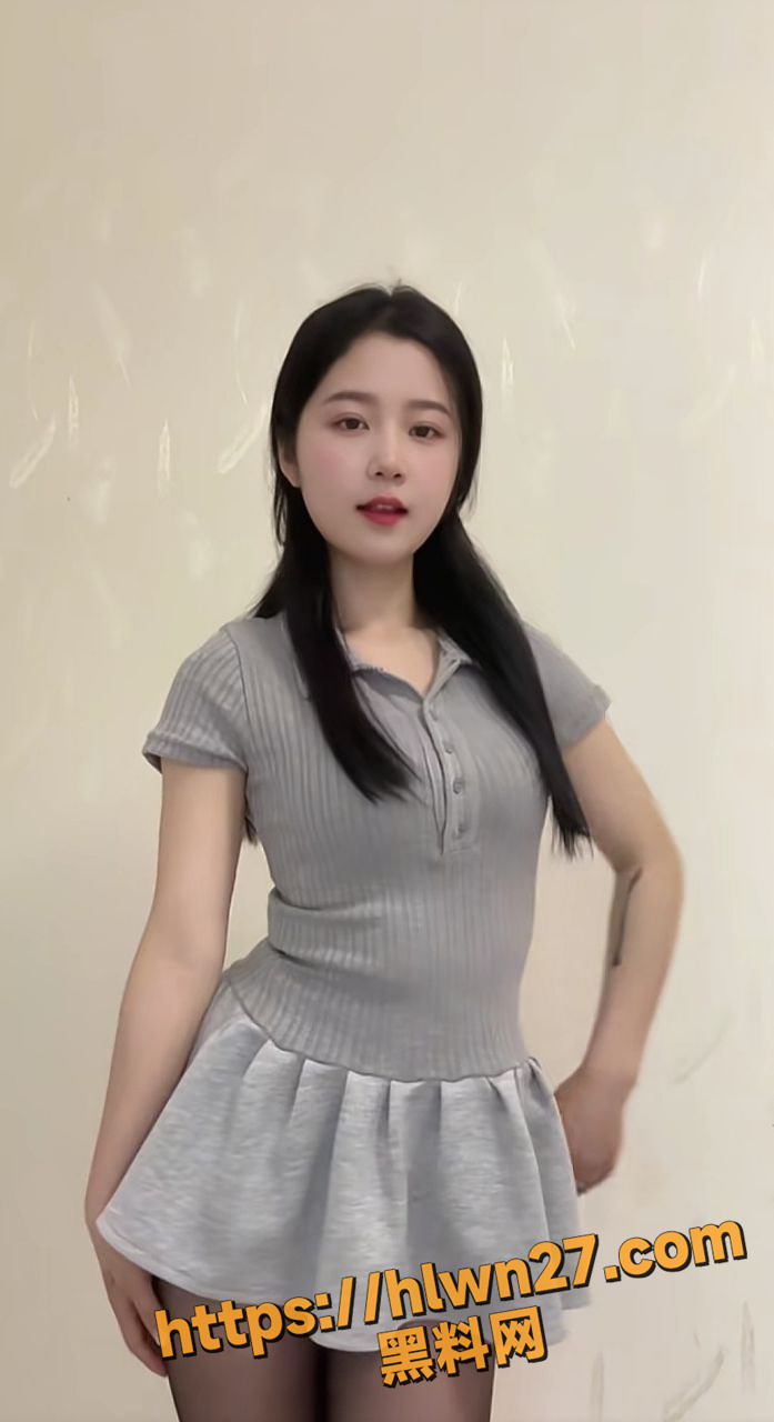 697X1280