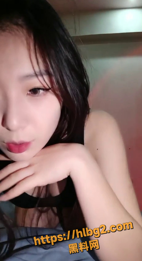 456X839