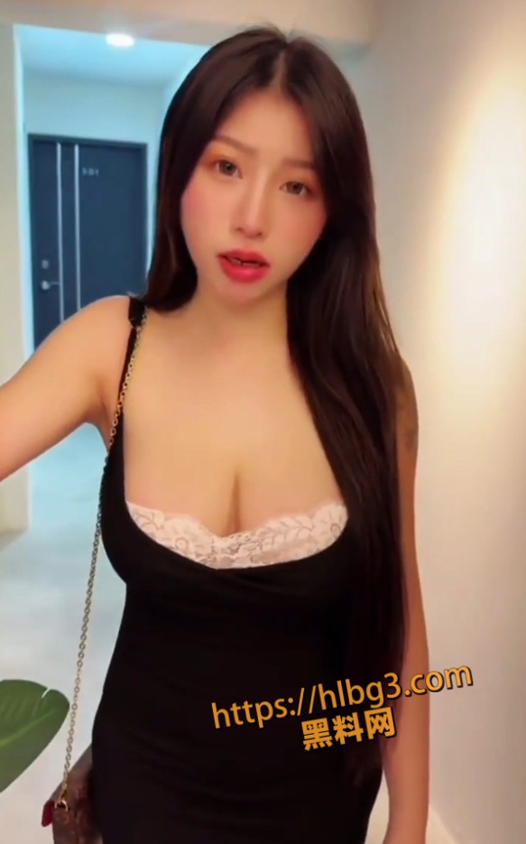 583X935
