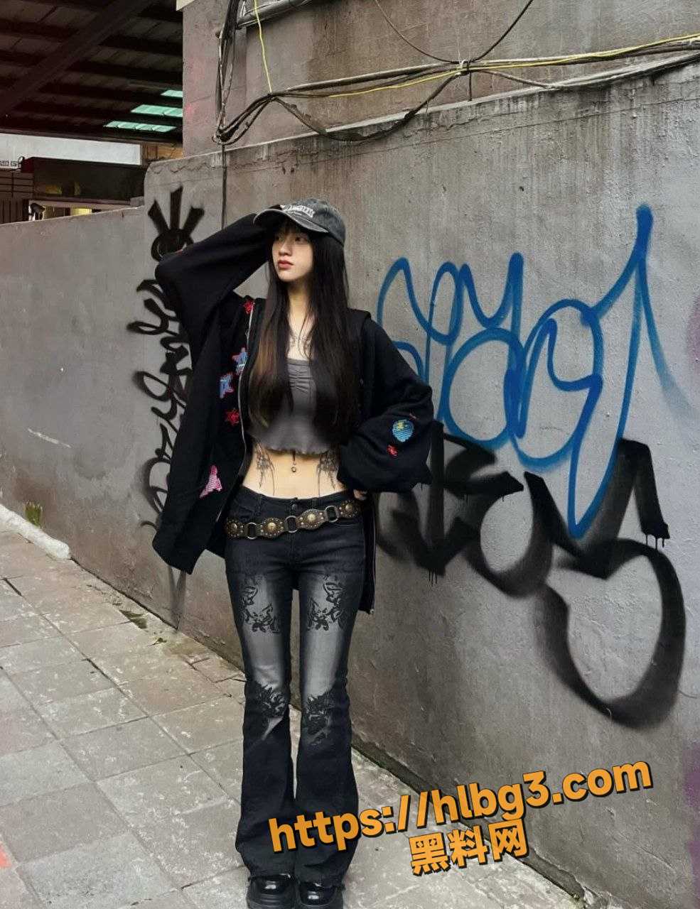 985X1280