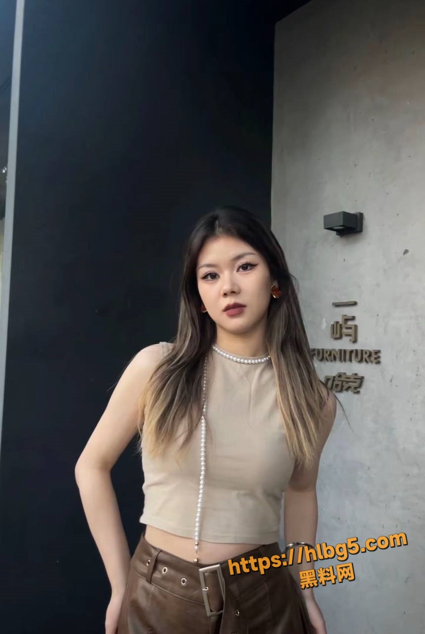 859X1280