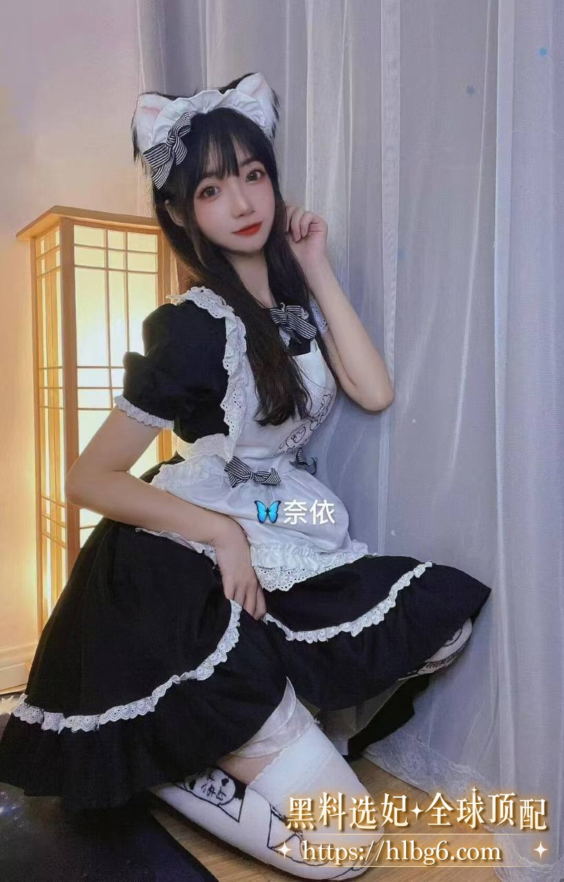 818X1280