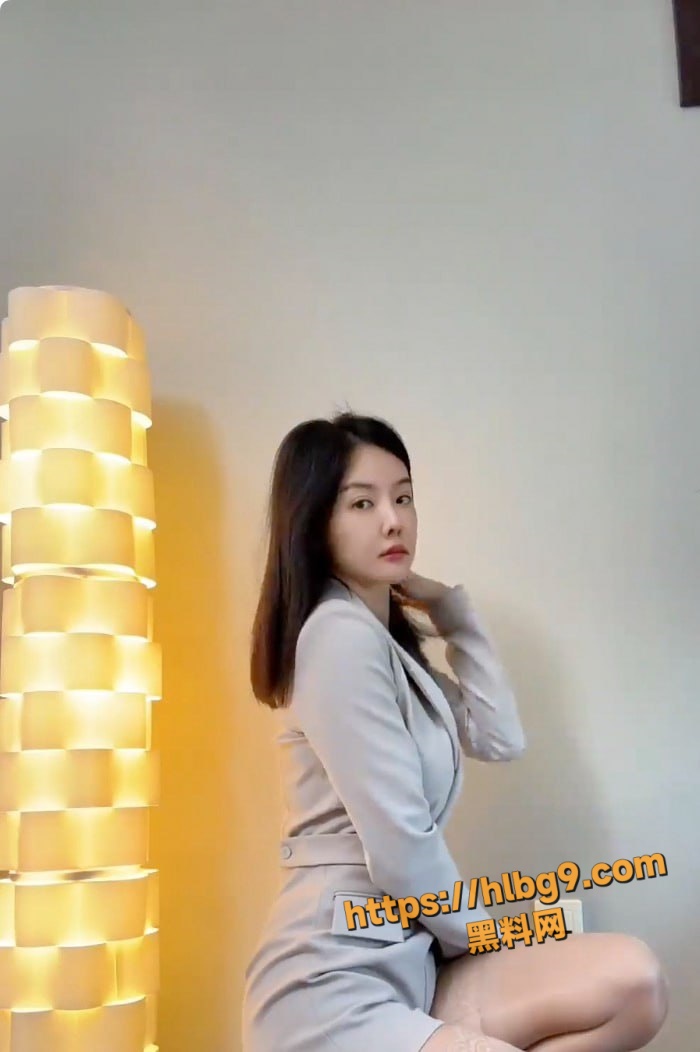 700X1052