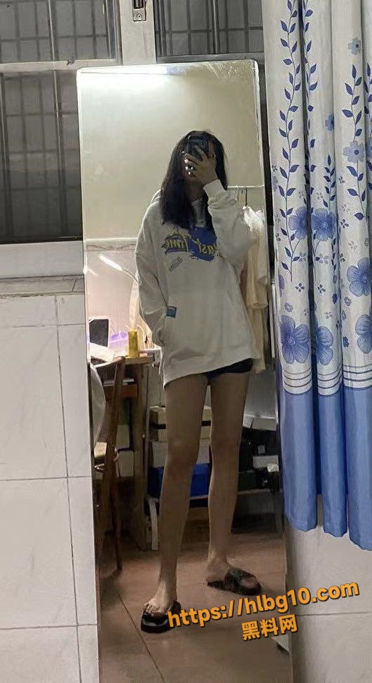 531X973