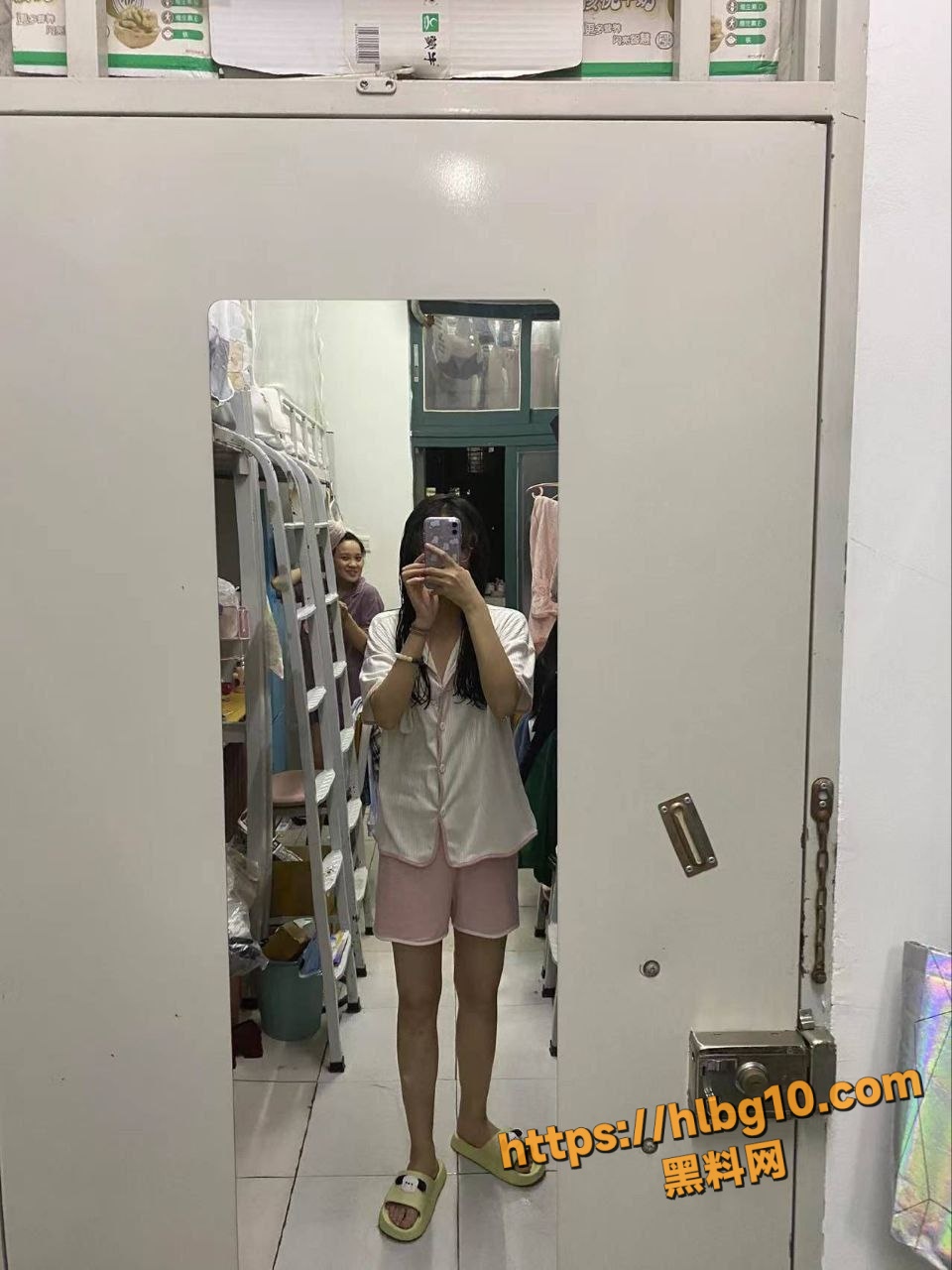 960X1280